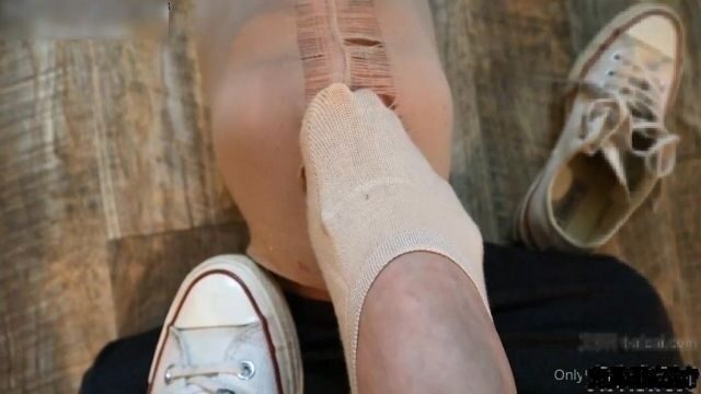 Korean female s training video download | Queen&#39;s original boat socks and canvas shoes humiliate the foot fetish dog