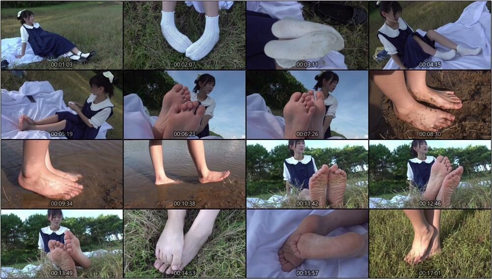 Southern Foot Skills | The soles of the pure and shy little beauty’s white stockings